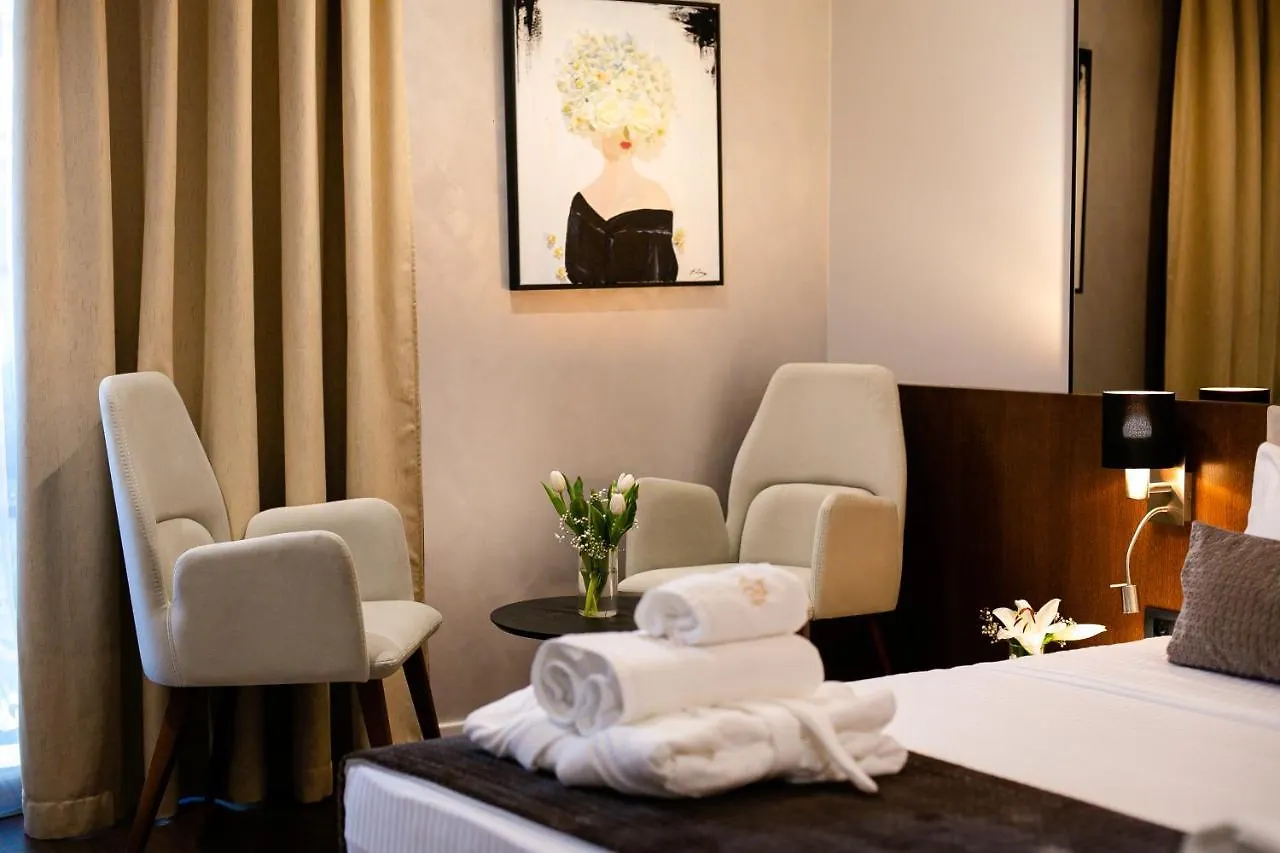 Hotel Sokrati Tirana 4*,