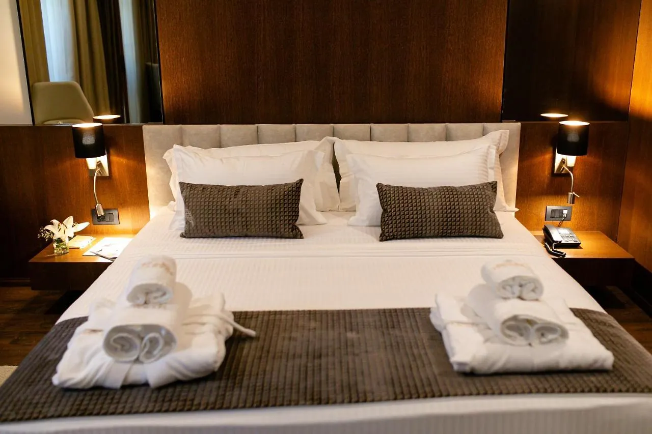 ****  Hotel Sokrati Tirana Albania